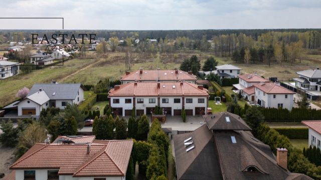 dom szeregowy, 6 pokoi Izabelin-Dziekanówek, ul. Lasek Brzozowy. Zdjęcie 1