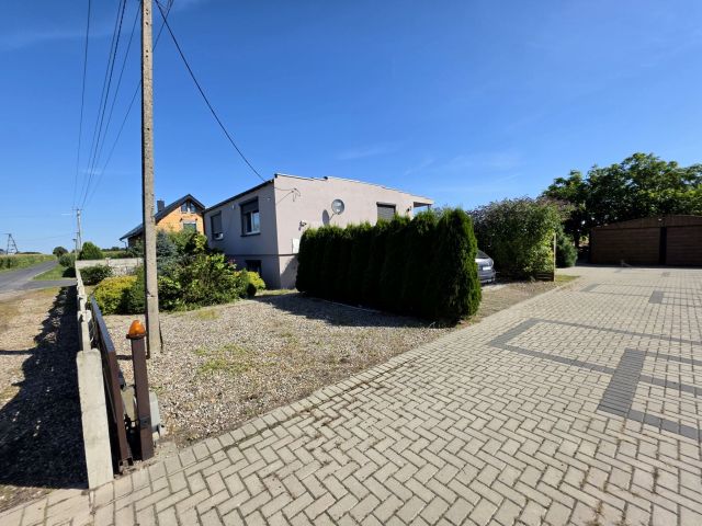 dom wolnostojący, 4 pokoje Chwalęcin. Zdjęcie 1