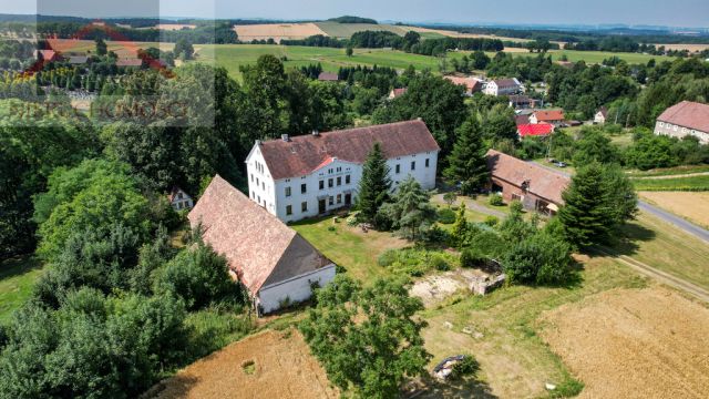 dom wolnostojący, 15 pokoi Włosień. Zdjęcie 1