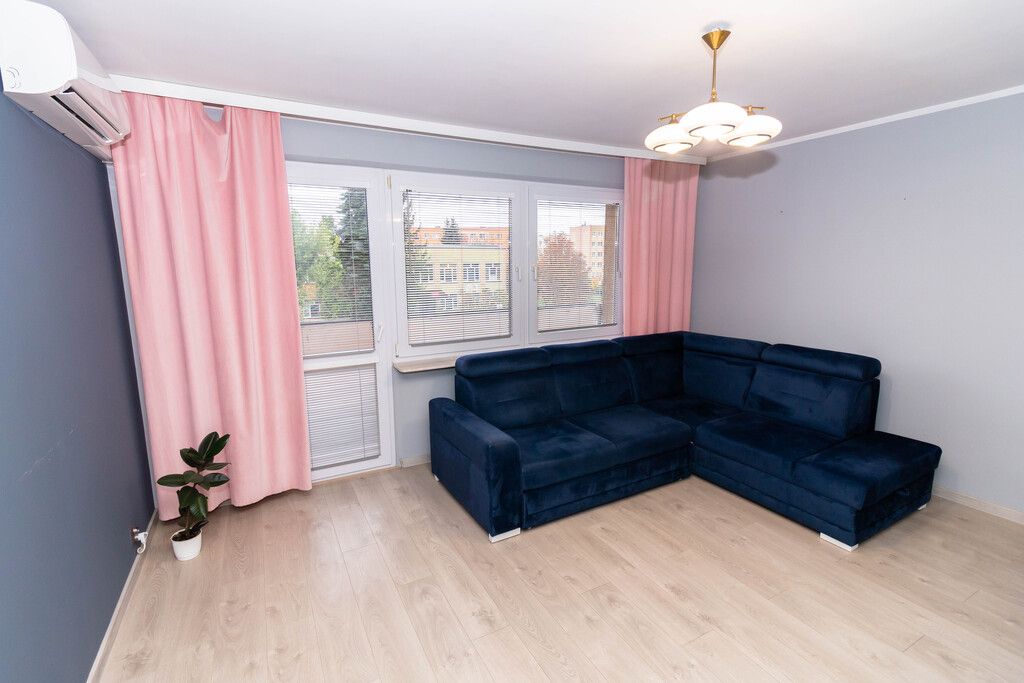 Mieszkanie 3-pokojowe Ostrowiec Świętokrzyski, os. Pułanki. Zdjęcie 2