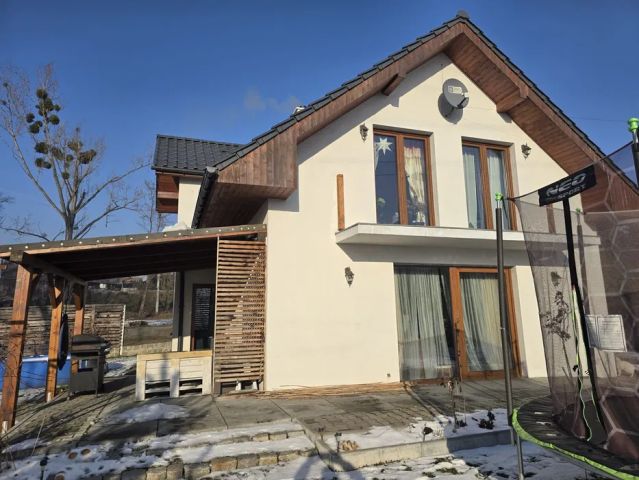 dom wolnostojący, 6 pokoi Łąka. Zdjęcie 1