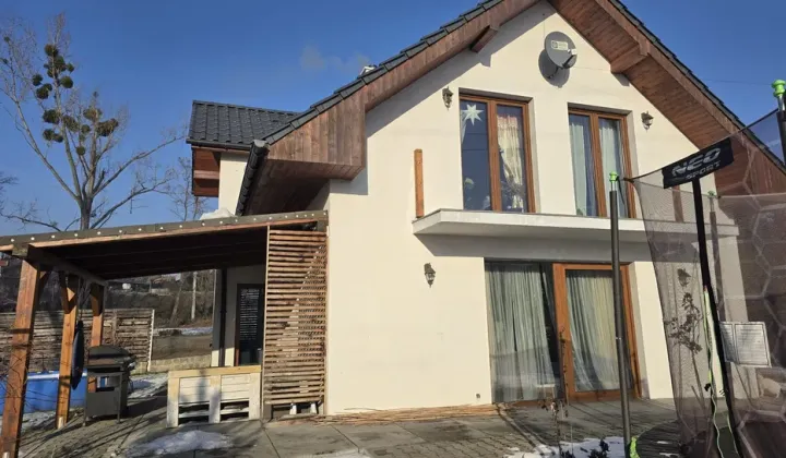 dom wolnostojący, 6 pokoi Łąka