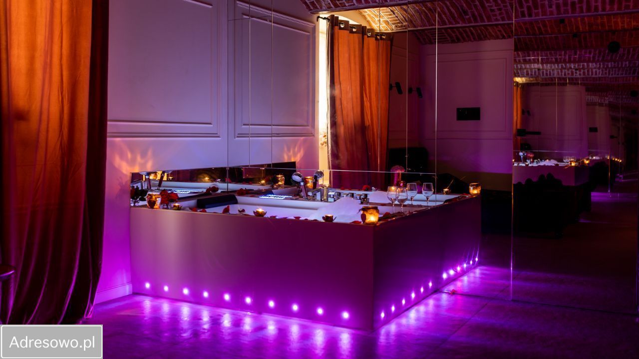 Mieszkanie 3-pokojowe Kraków Stare Miasto, ul. Marii Skłodowskiej-Curie. Zdjęcie 4