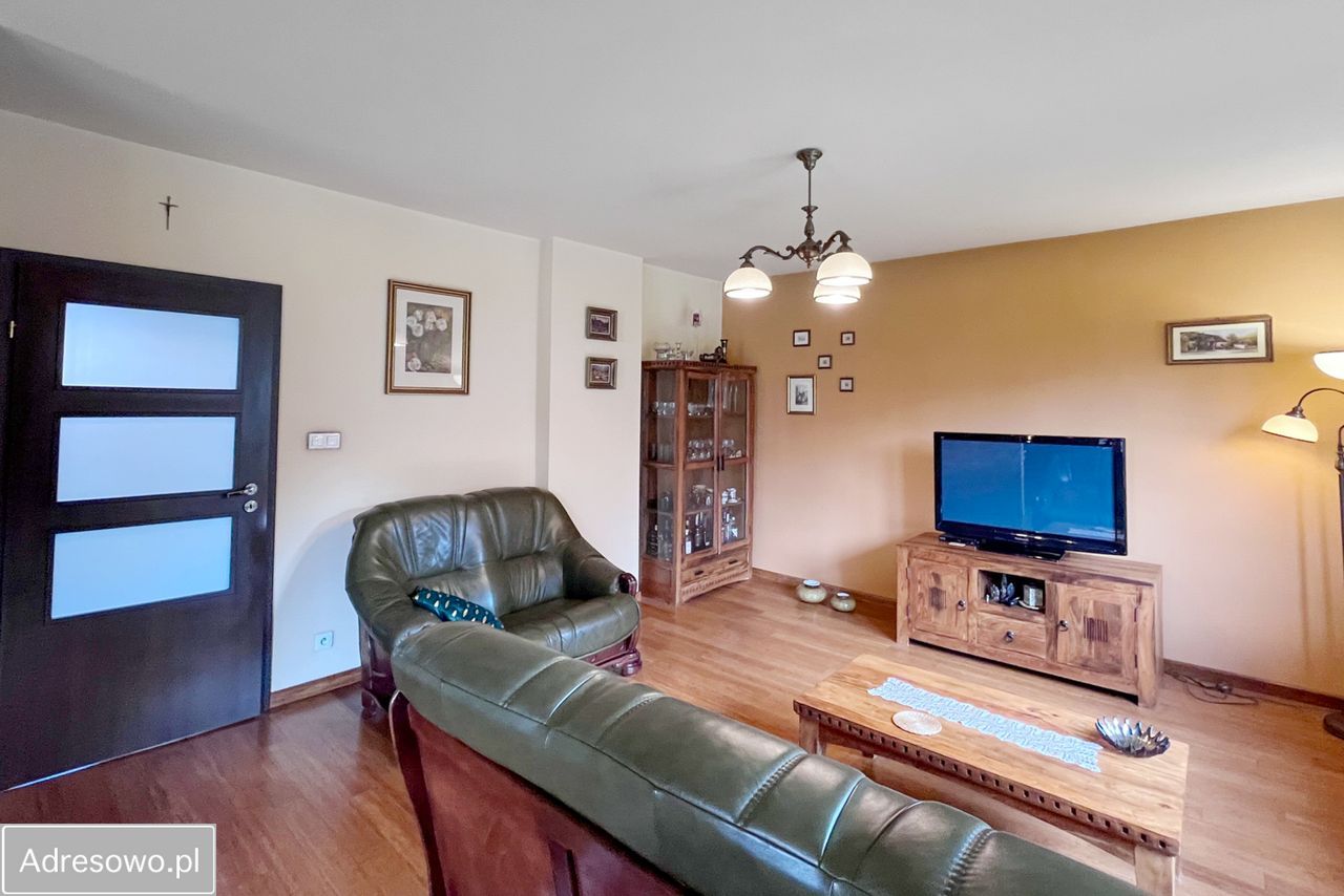 dom wolnostojący, 7 pokoi Libertów. Zdjęcie 3