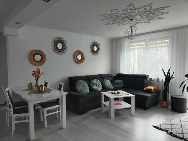 Mieszkanie 3-pokojowe Jarkowo. Zdjęcie 1