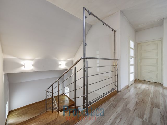 dom wolnostojący, 7 pokoi Warszawa Choszczówka, ul. Brzozowy Zagajnik. Zdjęcie 17