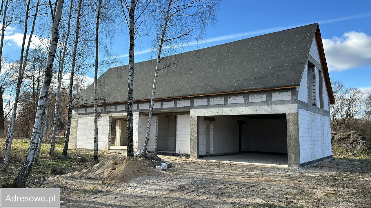 dom wolnostojący, 5 pokoi Bieganów. Zdjęcie 2