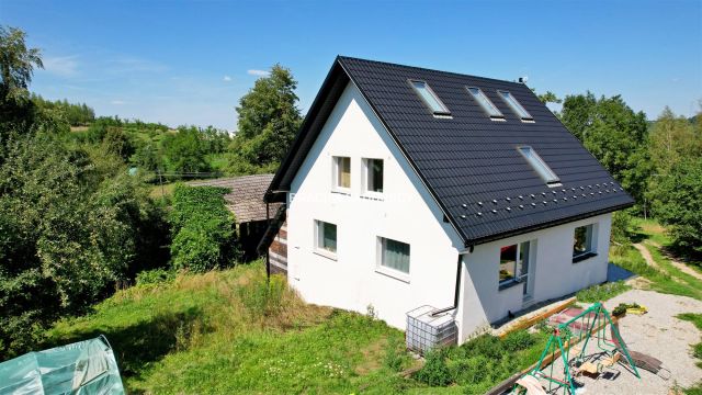 dom wolnostojący, 4 pokoje Gnojnik. Zdjęcie 1