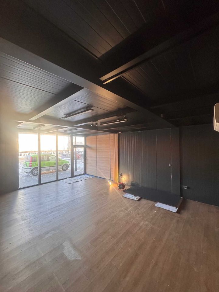 Lokal Zielonka, ul. Ferdynanda Focha. Zdjęcie 1