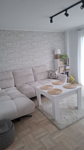 Mieszkanie 3-pokojowe Ozimek. Zdjęcie 1