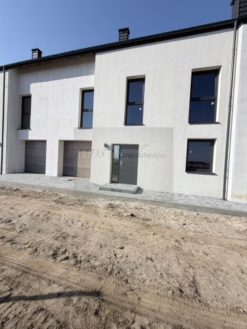 dom szeregowy, 5 pokoi Sobienie Szlacheckie. Zdjęcie 11