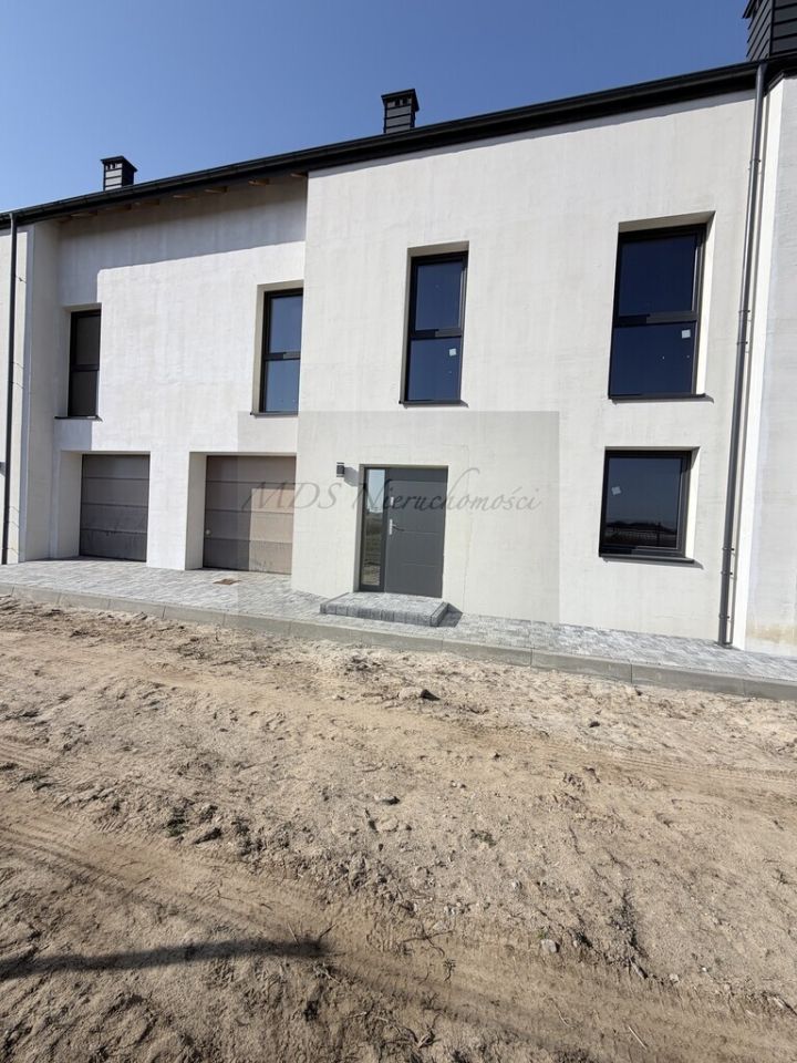 dom szeregowy, 5 pokoi Sobienie Szlacheckie. Zdjęcie 11