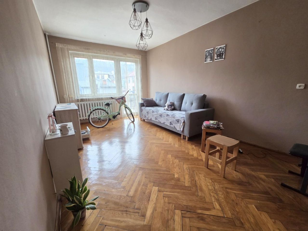 Ustrzyki Dolne, ul. Szkolna Mieszkanie - 2 pokoje - 47 m² - 1 piętro