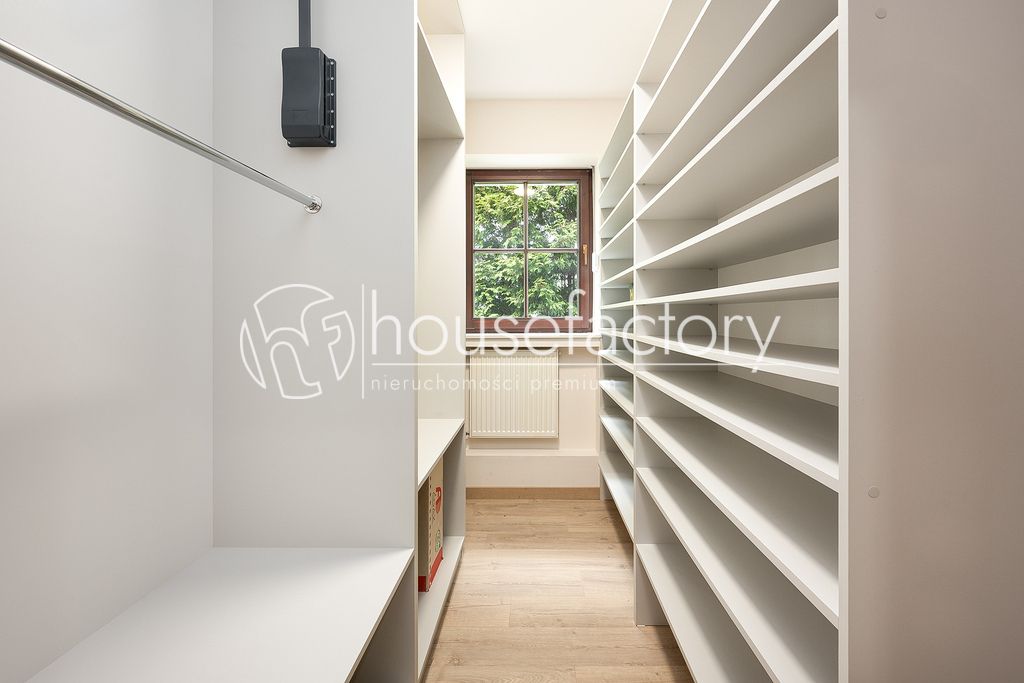 Mieszkanie 5-pokojowe Łódź Bałuty, ul. gen. Antoniego Jeziorańskiego. Zdjęcie 16