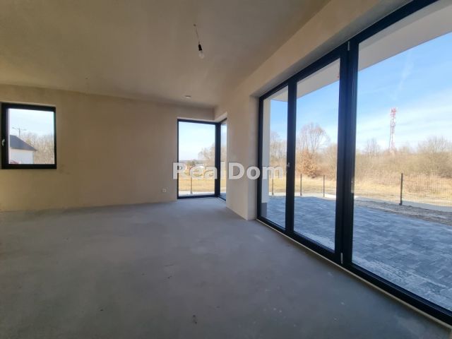 dom wolnostojący, 4 pokoje Liszki, ul. Krakowska. Zdjęcie 2