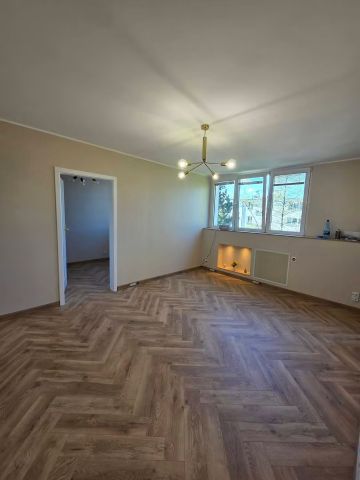 Mieszkanie 2-pokojowe Łódź Dąbrowa, ul. Juliusza Kossaka. Zdjęcie 1