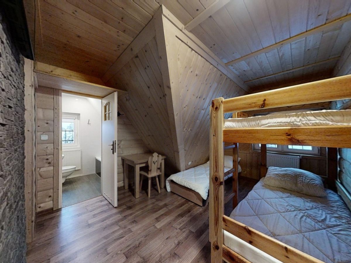 dom wolnostojący, 9 pokoi Małe Ciche. Zdjęcie 9