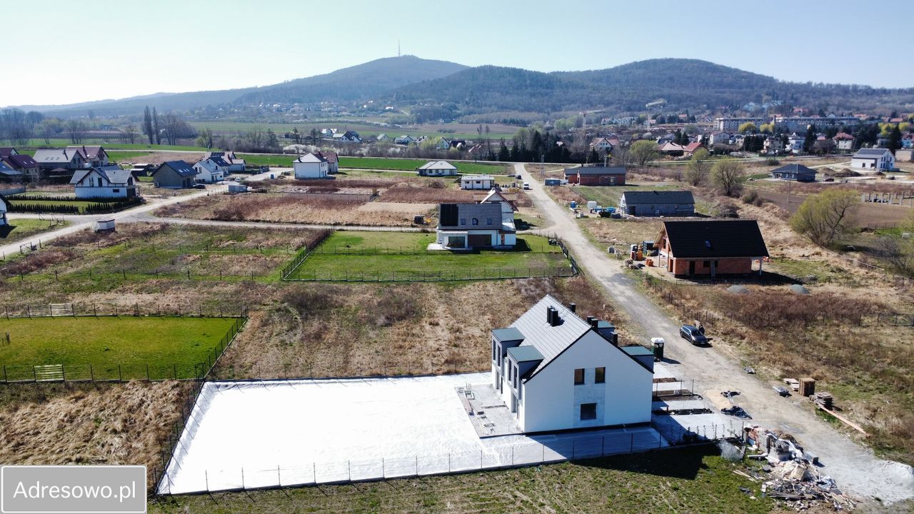 bliźniak, 3 pokoje Sobótka. Zdjęcie 3