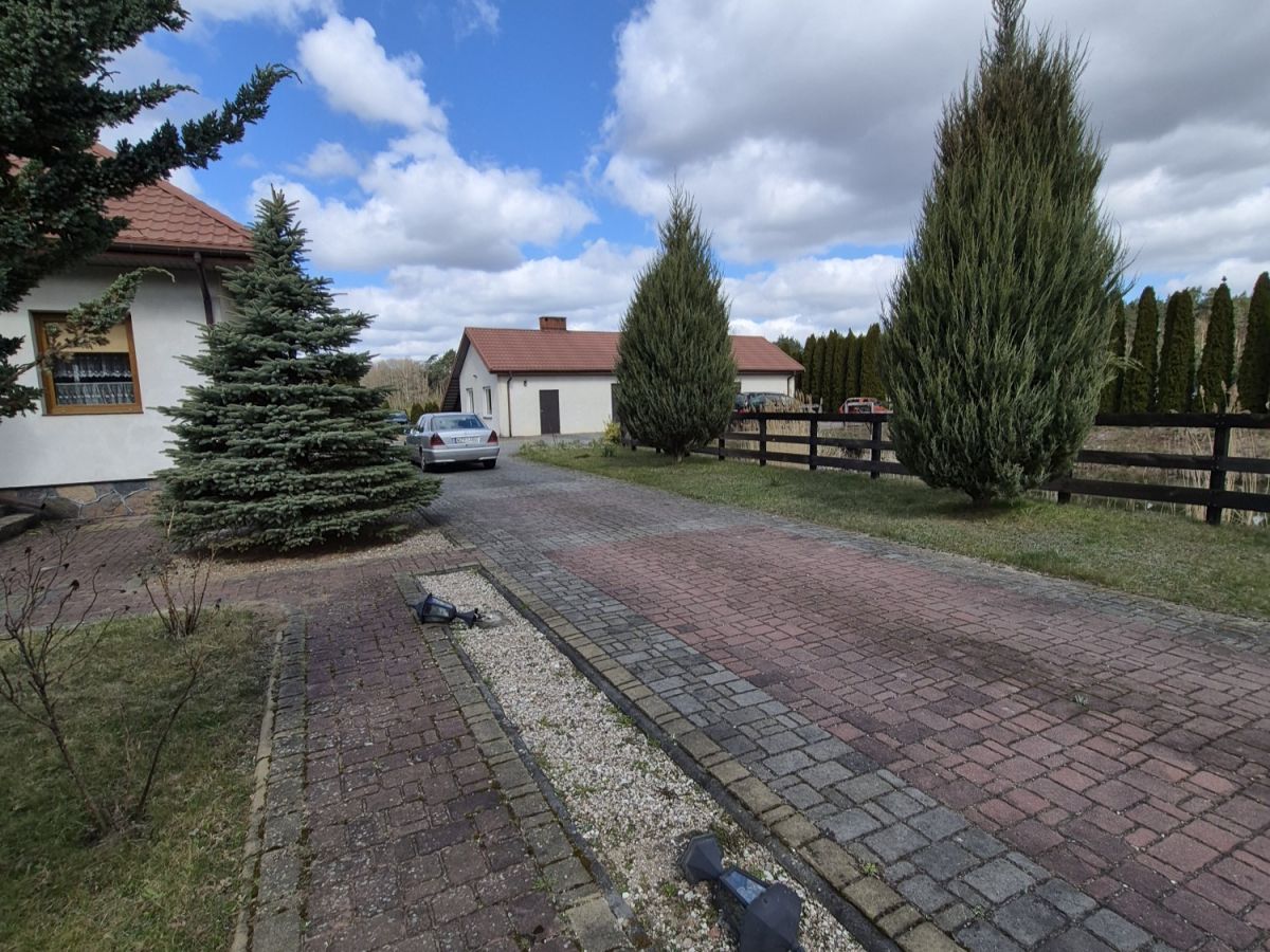 dom wolnostojący, 7 pokoi Mała Wieś. Zdjęcie 2