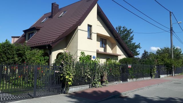 dom wolnostojący, 5 pokoi Pruszków Żbików, ul. Zdziarska. Zdjęcie 1