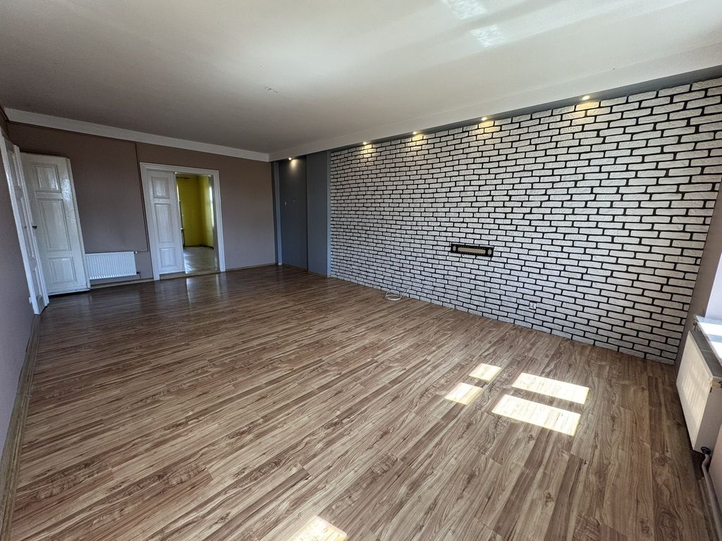 Mieszkanie 3-pokojowe Kłodzko, ul. Tadeusza Kościuszki. Zdjęcie 2