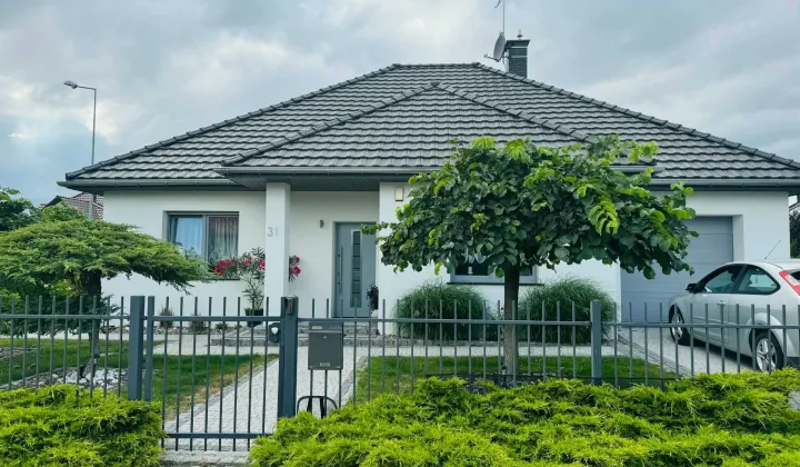 dom wolnostojący Kąty Wrocławskie, ul. Jarzębinowa