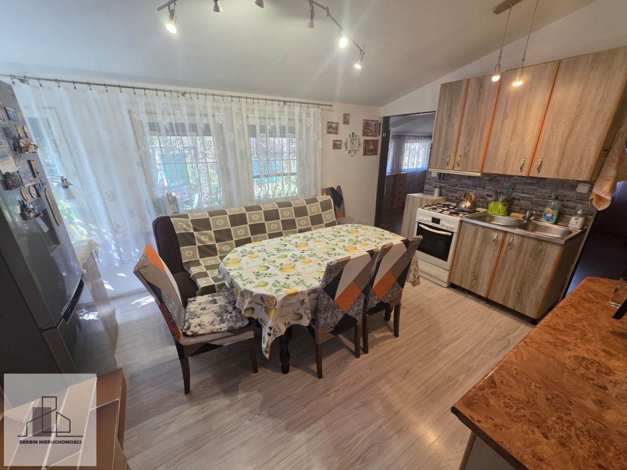 dom wolnostojący, 4 pokoje Poddębie. Zdjęcie 3