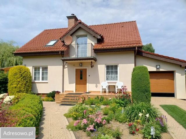 dom wolnostojący, 5 pokoi Spore. Zdjęcie 1