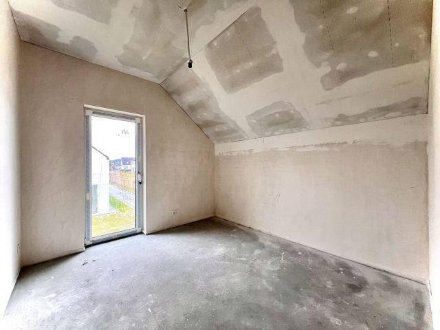 dom wolnostojący, 4 pokoje Mników. Zdjęcie 14