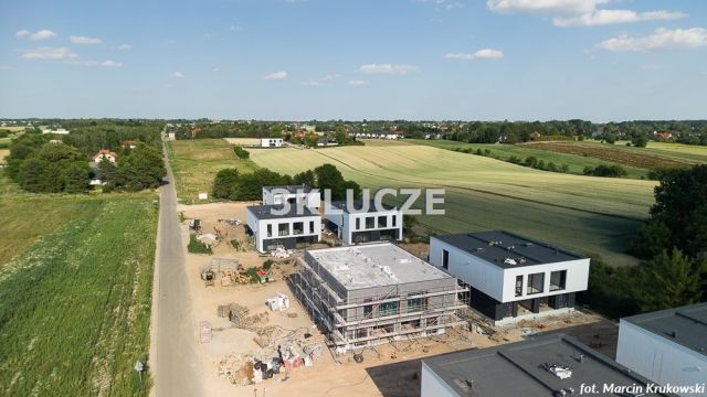 bliźniak, 4 pokoje Marysin. Zdjęcie 1
