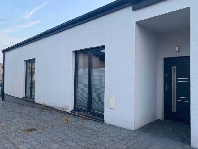 dom wolnostojący Tomaszów Mazowiecki, ul. Koszykowa. Zdjęcie 1