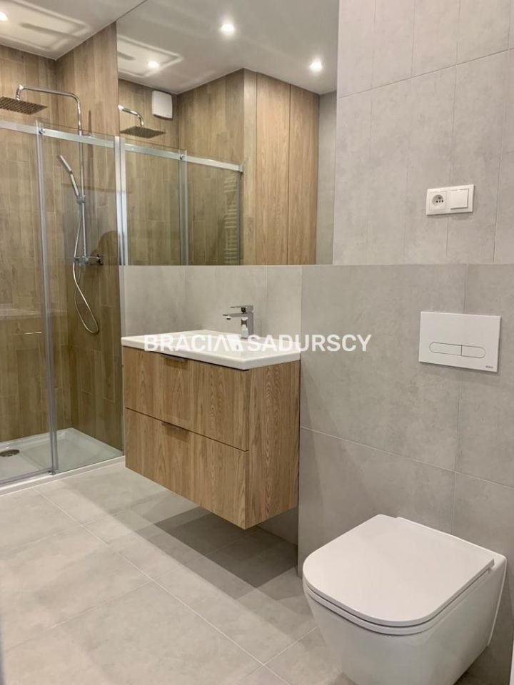 Mieszkanie 10-pokojowe Zabawa. Zdjęcie 16