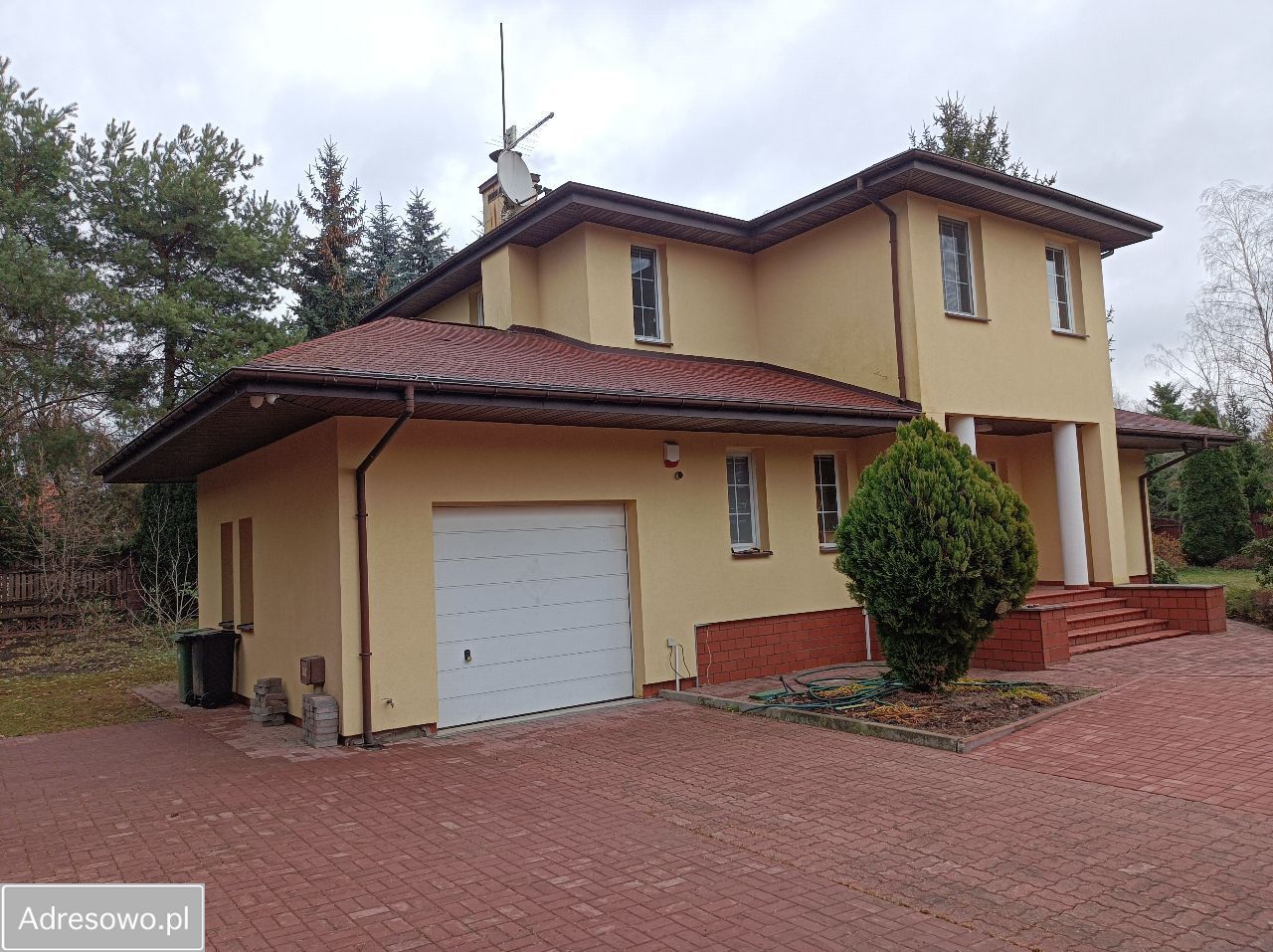 dom wolnostojący, 5 pokoi Laszczki. Zdjęcie 2