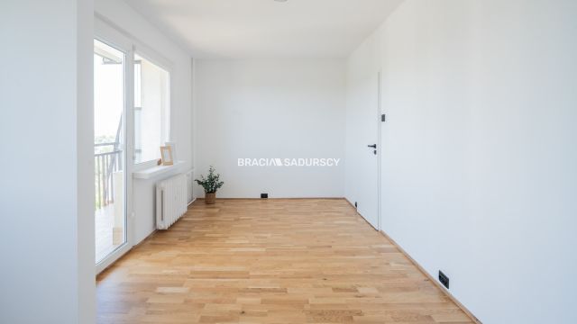 Mieszkanie 2-pokojowe Kraków Mistrzejowice, os. Bohaterów Września. Zdjęcie 4