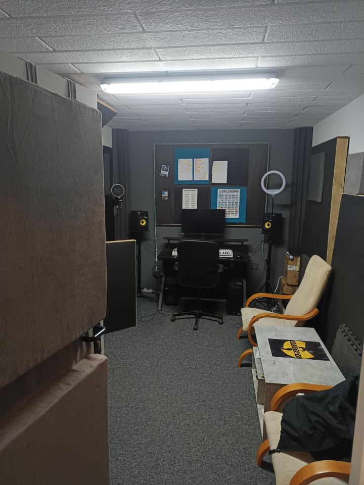 Lokal Oborniki, Ul. Mikolajczaka 11. Zdjęcie 3