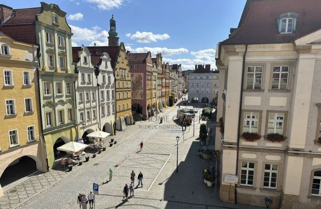 Mieszkanie 3-pokojowe Jelenia Góra Centrum, pl. Ratuszowy. Zdjęcie 2