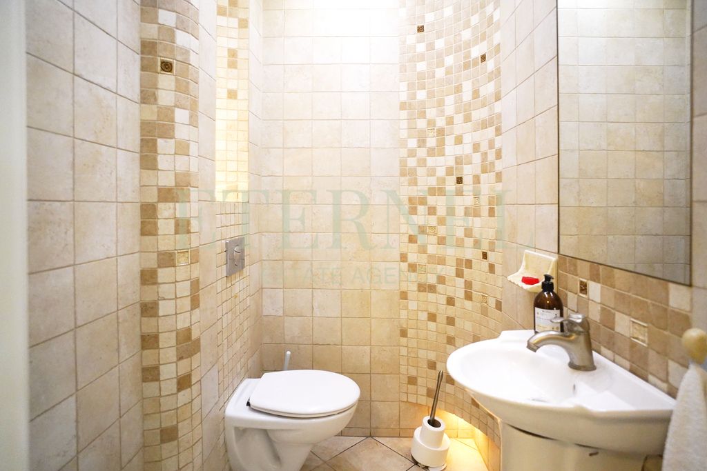 dom wolnostojący, 7 pokoi Kraków Bronowice, ul. Wojciecha Halczyna. Zdjęcie 9