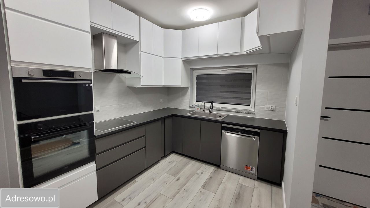 dom szeregowy, 5 pokoi Święta Katarzyna, ul. Cicha. Zdjęcie 11