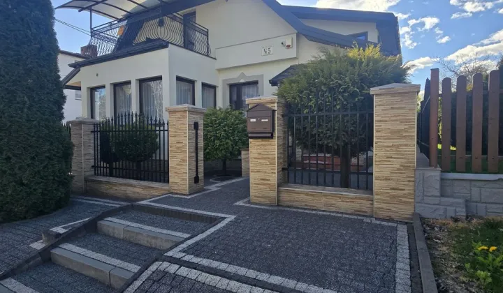 dom wolnostojący, 10 pokoi Starachowice, ul. Krańcowa