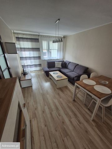 Mieszkanie 4-pokojowe Tarnowskie Góry, ul. Bałkańska. Zdjęcie 1