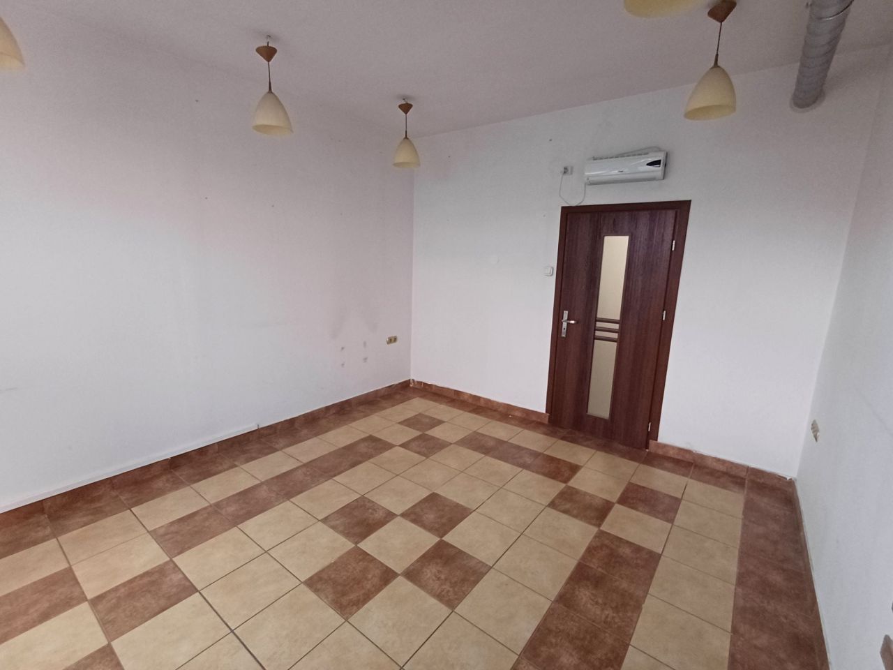 Lokal Żyrardów Centrum, ul. Waleriana Łukasińskiego. Zdjęcie 3