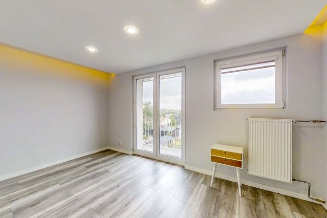 Mieszkanie 3-pokojowe Zgierz, ul. 1 Maja. Zdjęcie 1