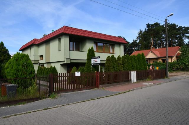 dom wolnostojący, 5 pokoi Przeźmierowo, ul. Sadowa. Zdjęcie 1