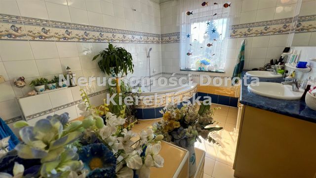 dom szeregowy, 8 pokoi Tomaszów Mazowiecki. Zdjęcie 18