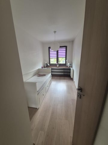 Mieszkanie 3-pokojowe Tychy Paprocany, ul. Armii Krajowej. Zdjęcie 4