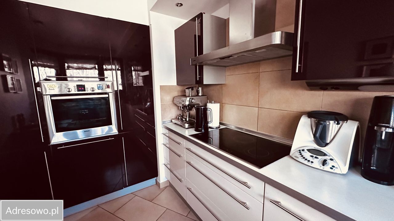 Mieszkanie 5-pokojowe Katowice Wełnowiec, ul. Stanisława Rożanowicza. Zdjęcie 4