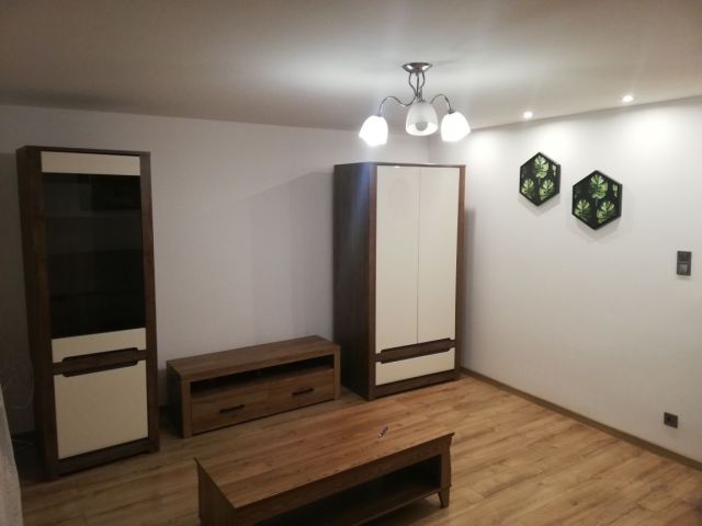 Mieszkanie 2-pokojowe Ostrowiec Świętokrzyski, os. Ogrody. Zdjęcie 1