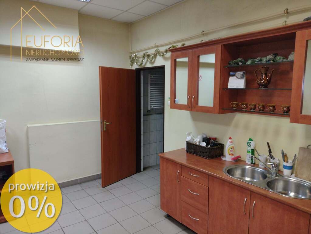 Hala/magazyn Piotrków Trybunalski, al. 3 Maja. Zdjęcie 6