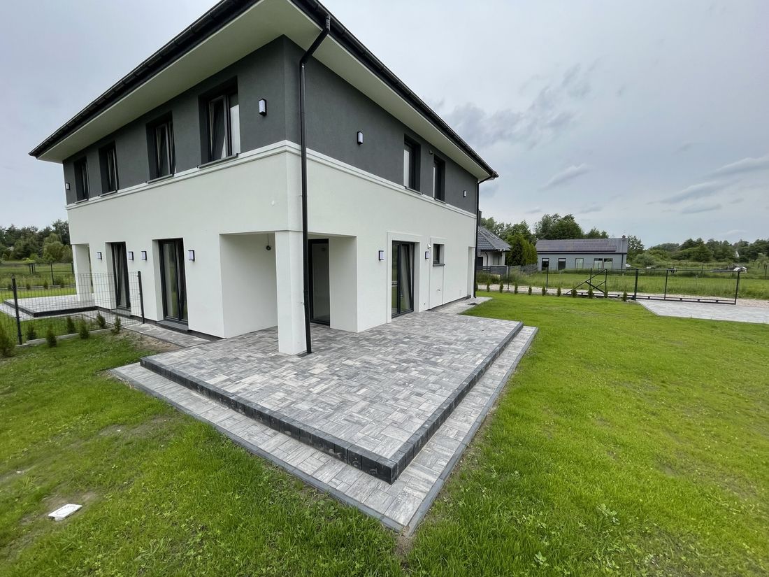 bliźniak, 2 pokoje Sade Budy