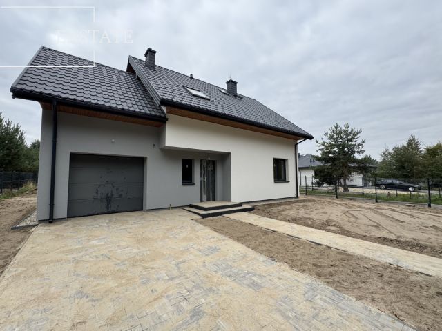 dom wolnostojący, 5 pokoi Osowiec. Zdjęcie 2